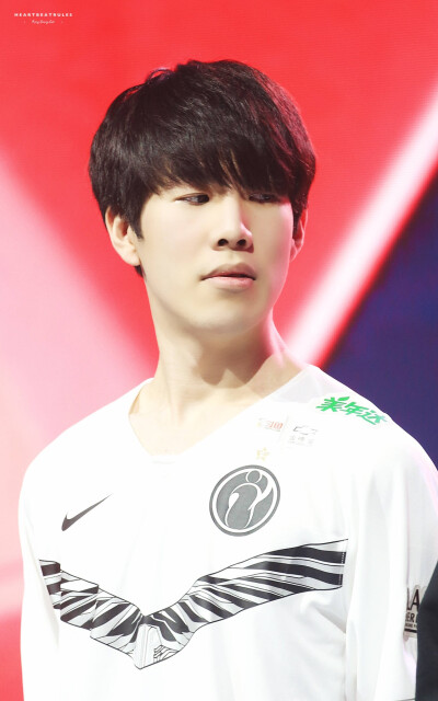 德扑下注：持续下注（C-Bet）的成功率分析。（德州扑克持续下注（C-Bet）成功率解析）