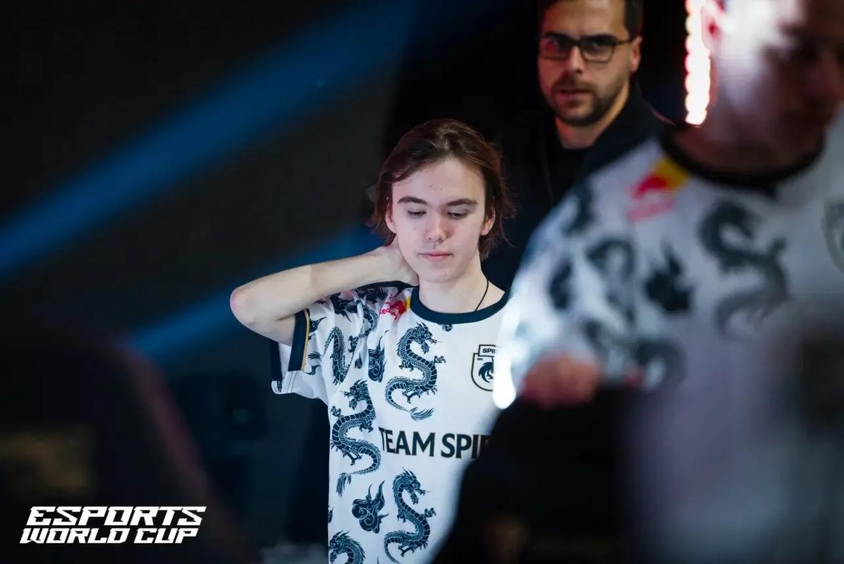 BLG赛后群访 Xun：翠神是个好英雄，希望多出现在赛场上